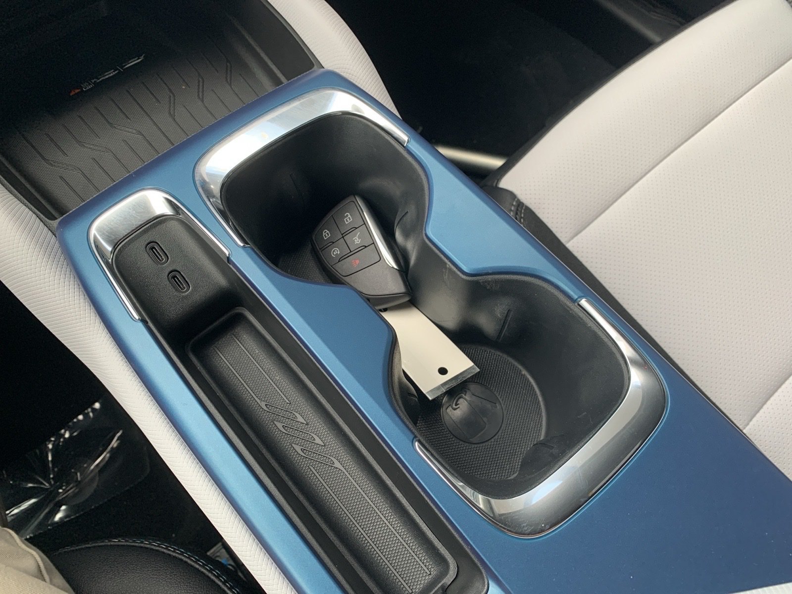 New 2026 Chevrolet Equinox EV LT FWD image 28