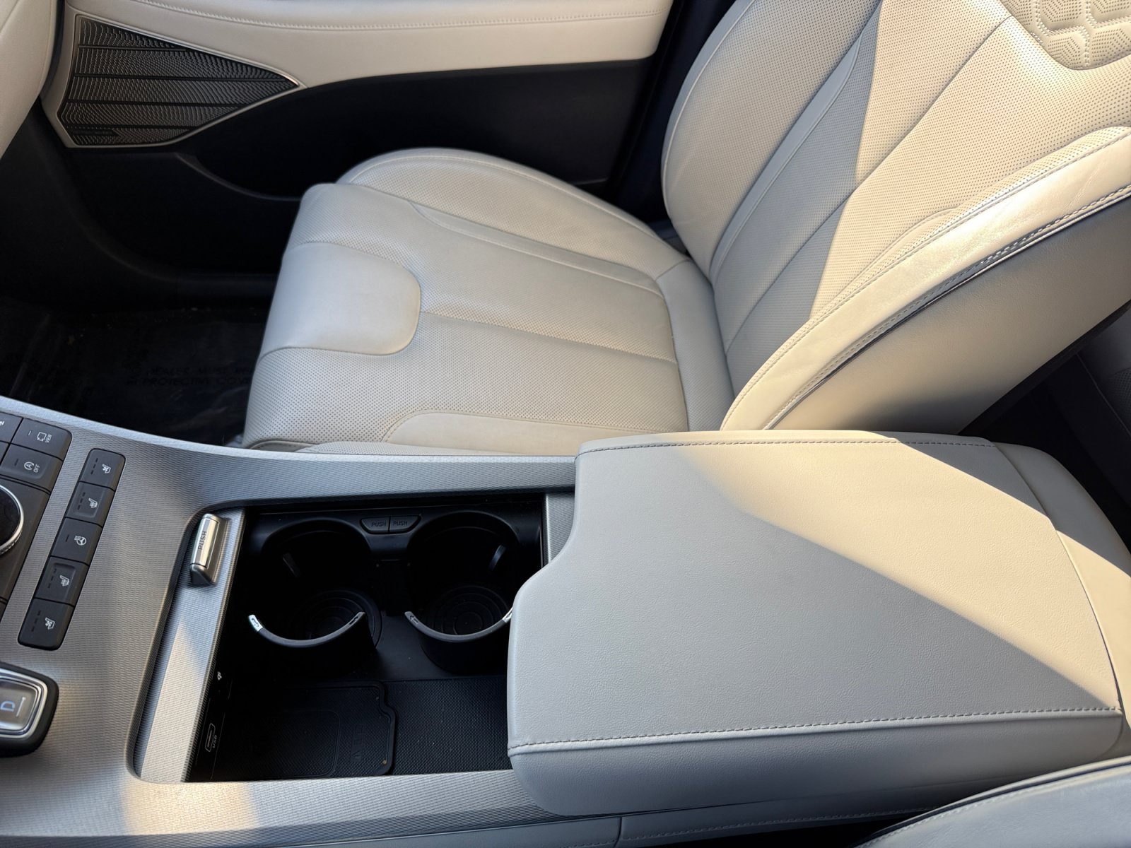 Certified 2022 Hyundai Palisade Limited FWD image 14