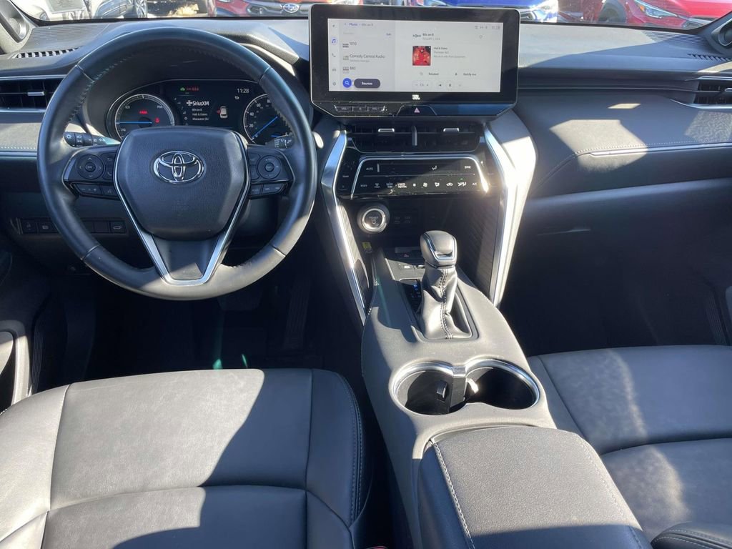 Used 2023 Toyota Venza XLE image 15