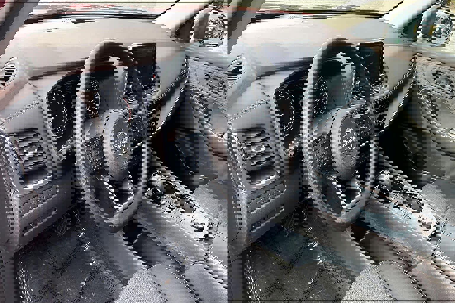 Used 2022 Nissan Rogue S image 17