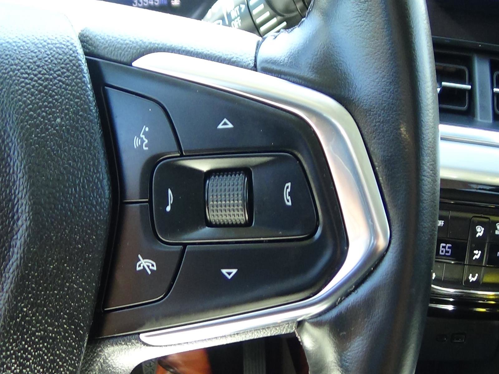 Used 2025 Chevrolet Trax LT w/ LT Convenience Package FWD image 21