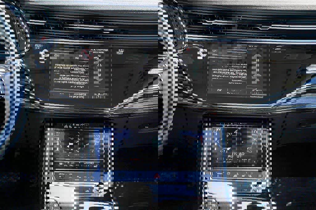 Used 2024 Audi Q7 Premium Plus image 13