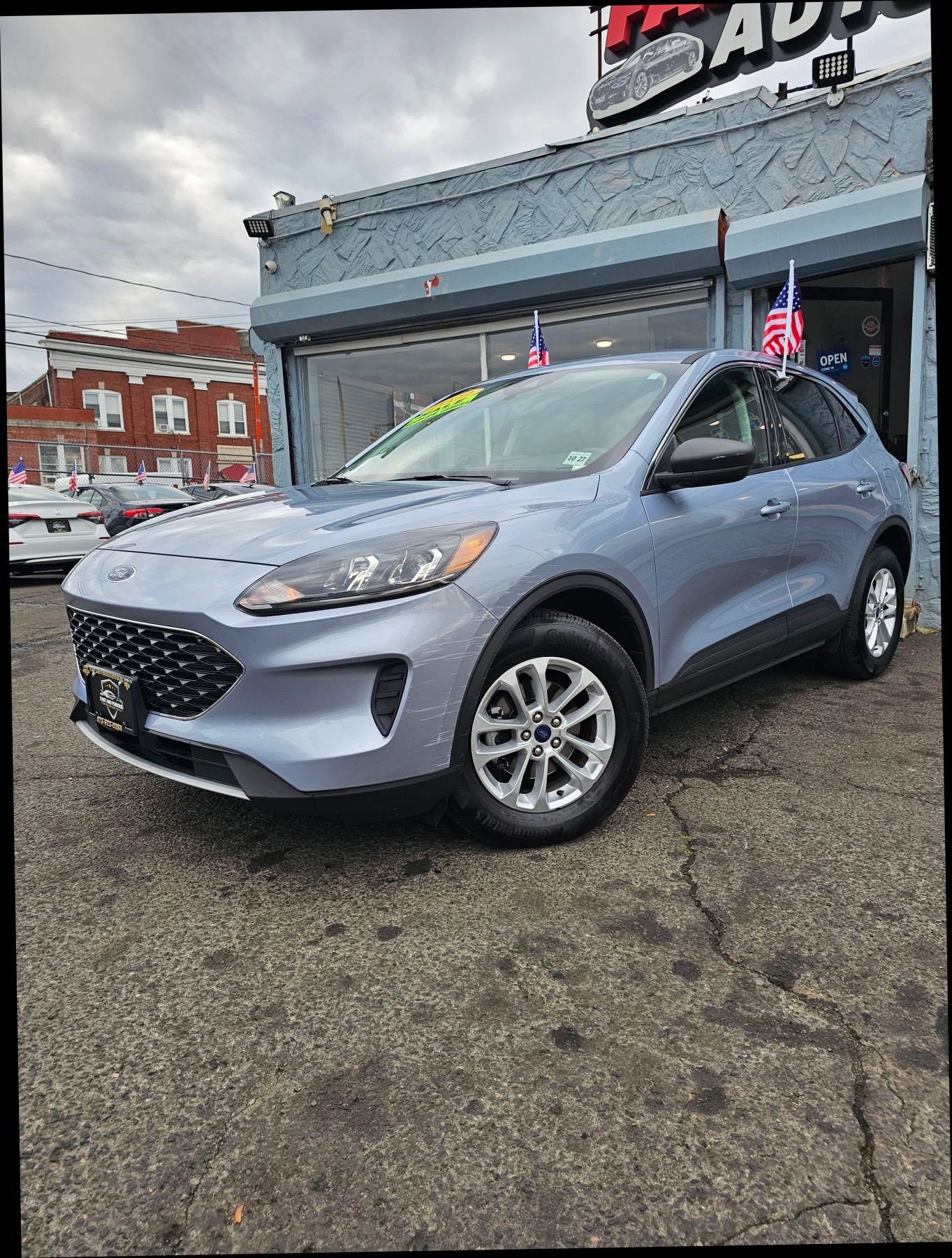 Used 2022 Ford Escape SE w/ Cold Weather Package image 4