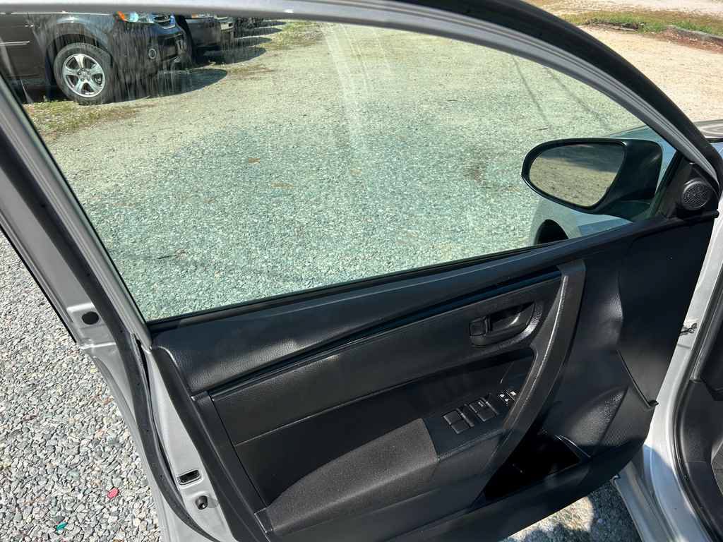 Used 2019 Toyota Corolla L FWD image 7