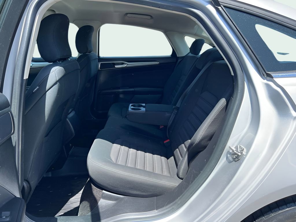 Used 2018 Ford Fusion SE FWD image 9