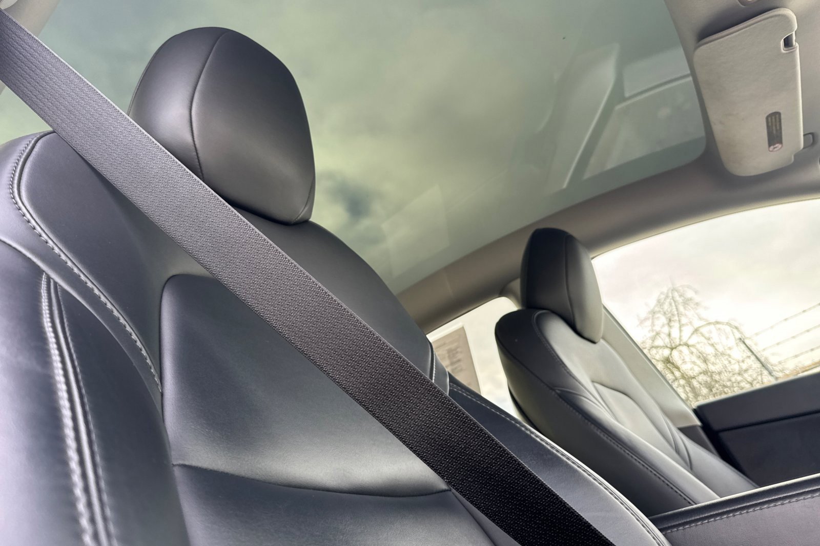 Used 2020 Tesla Model Y Long Range image 14