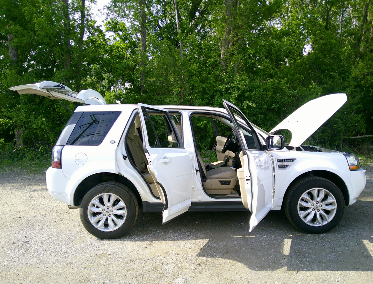 Used 2013 Land Rover LR2 image 48