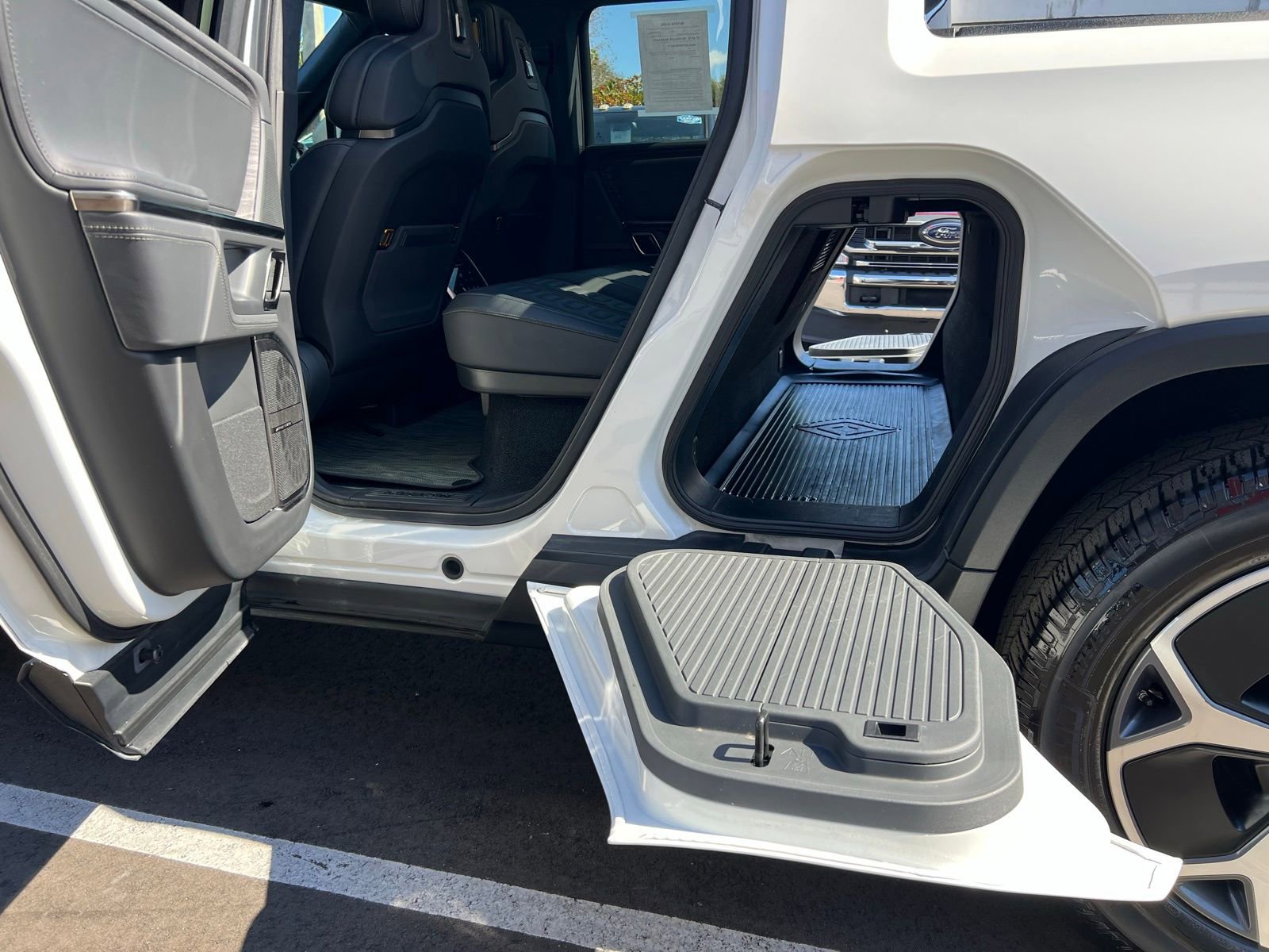 Used 2022 Rivian R1T Adventure image 44