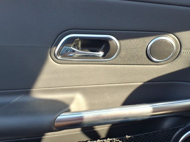 Used 2006 Chrysler Crossfire Limited RWD image 22