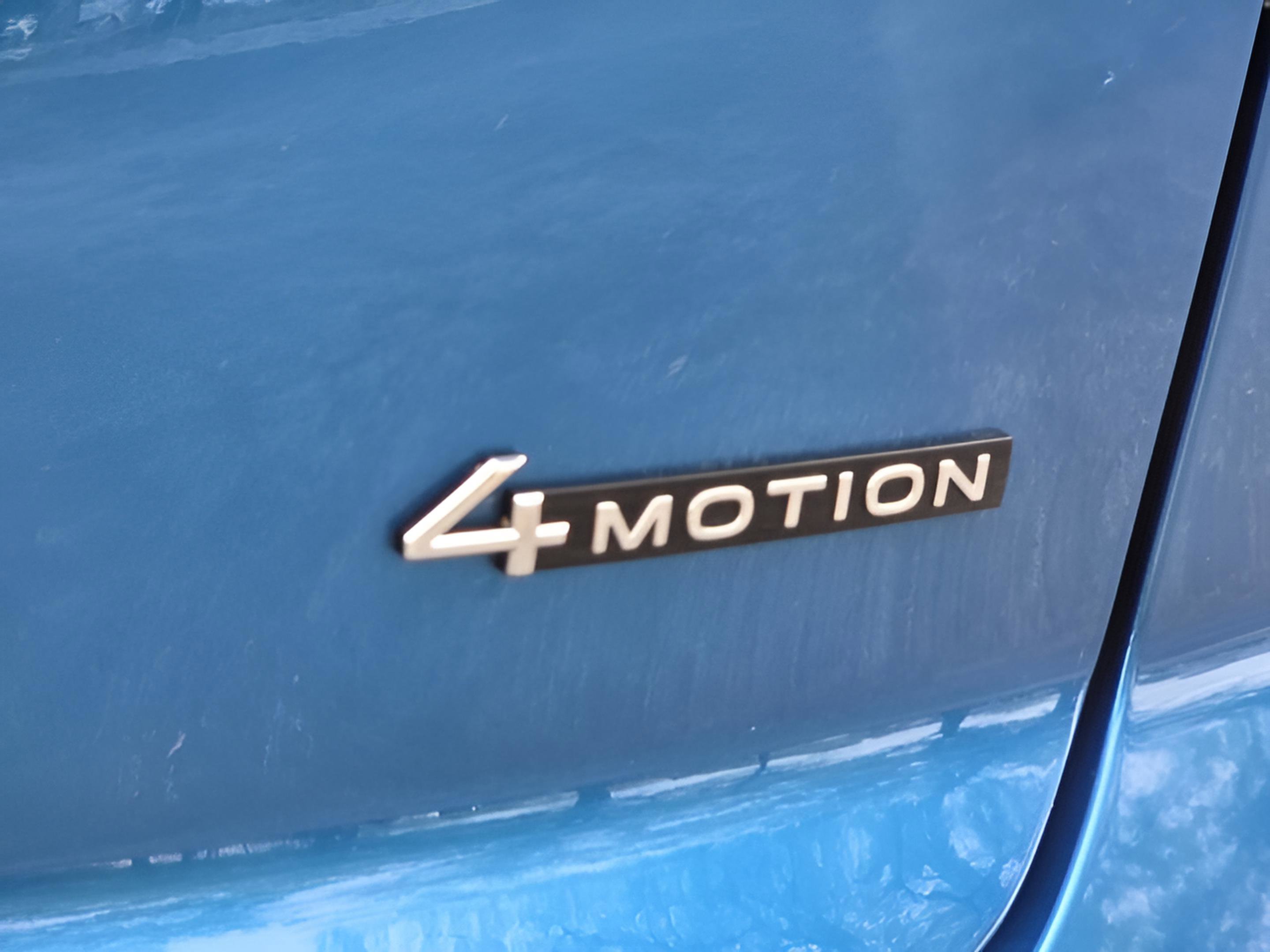 Certified 2025 Volkswagen Atlas Cross Sport SEL Premium R-Line image 34