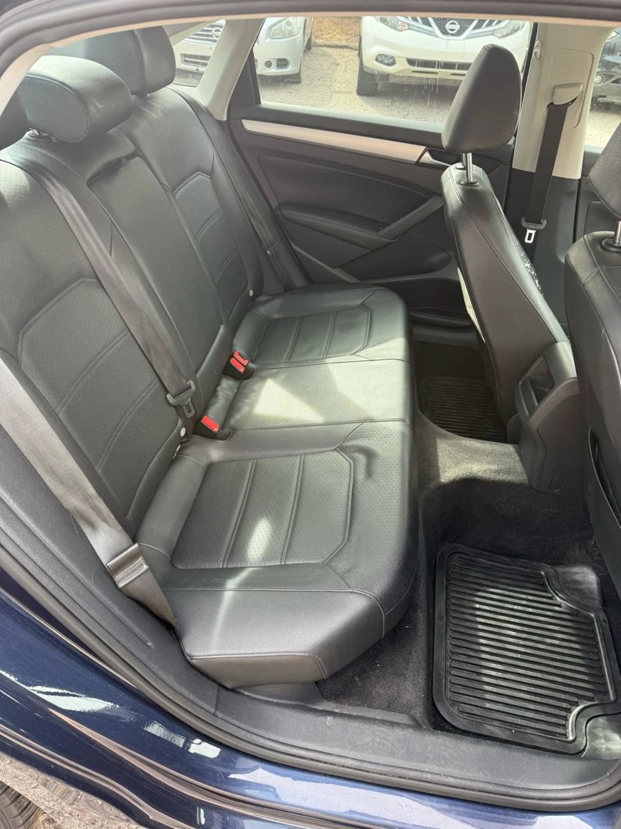 Used 2012 Volkswagen Passat 2.5 SE FWD image 8