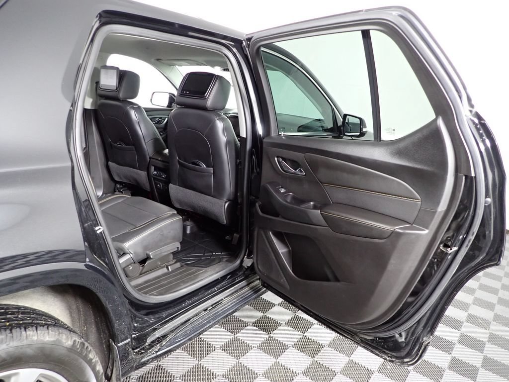 Used 2019 Chevrolet Traverse Premier w/ LPO, Blackout Package AWD/4WD image 38