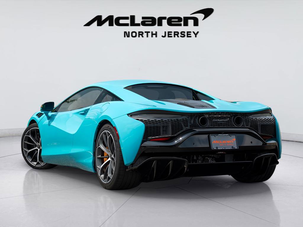 New 2025 McLaren Artura RWD image 13