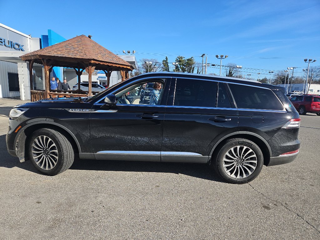 Used 2024 Lincoln Aviator Reserve image 2