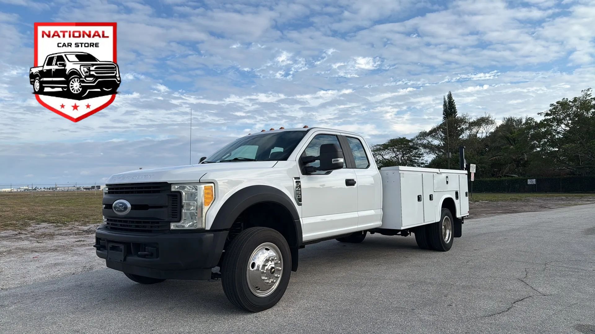 Used 2017 Ford F450 XL w/ Power Equipment Group RWD image 1