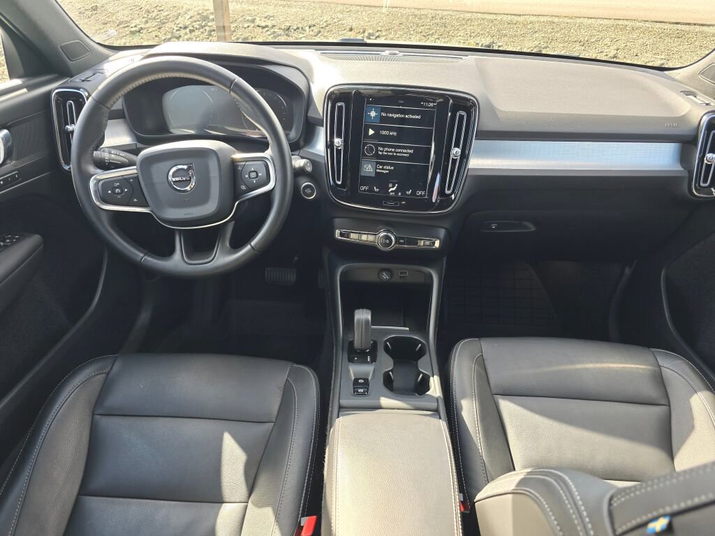 Used 2020 Volvo XC40 T5 Momentum w/ Protection Package image 15
