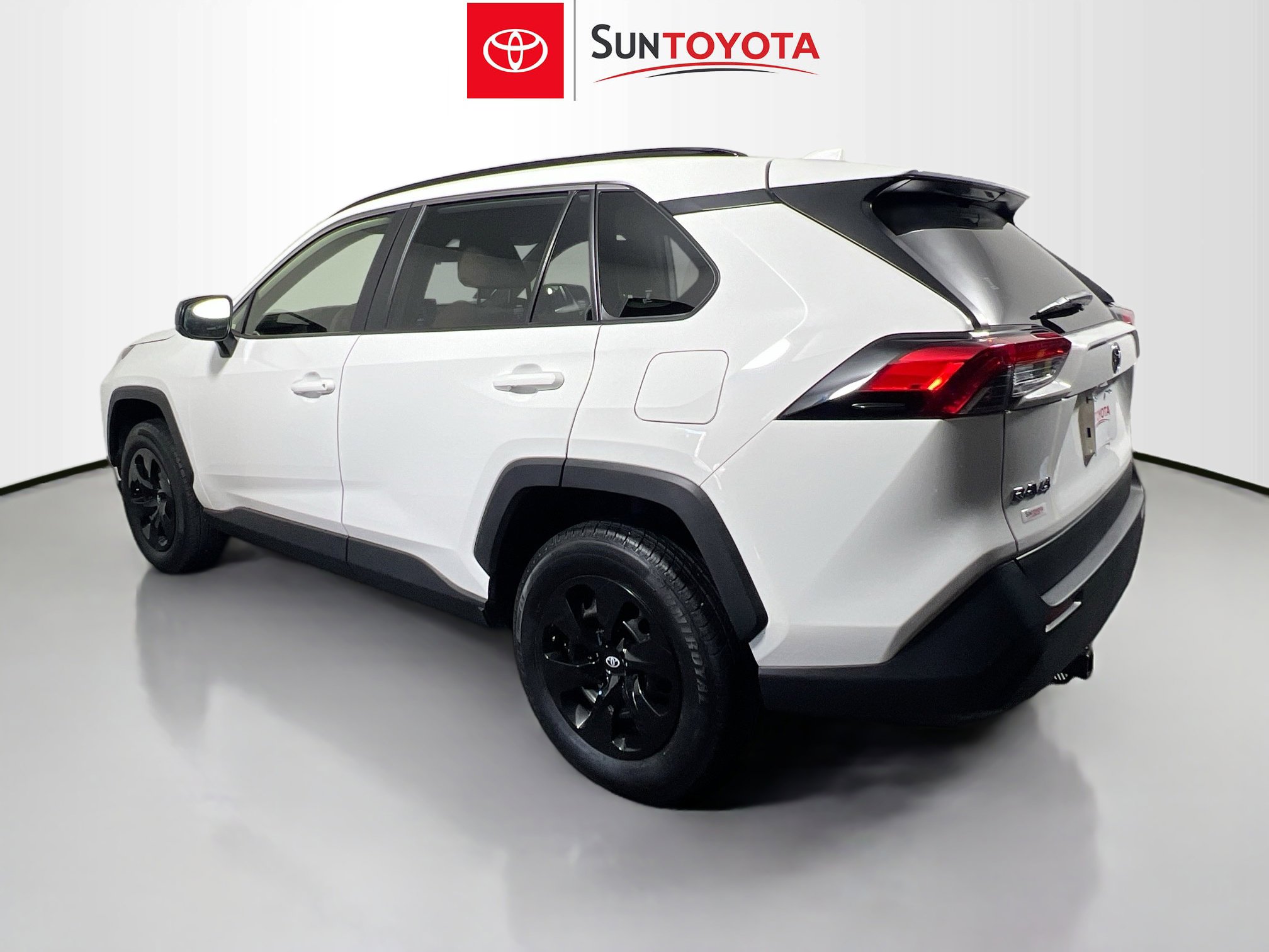 Used 2019 Toyota RAV4 LE image 6