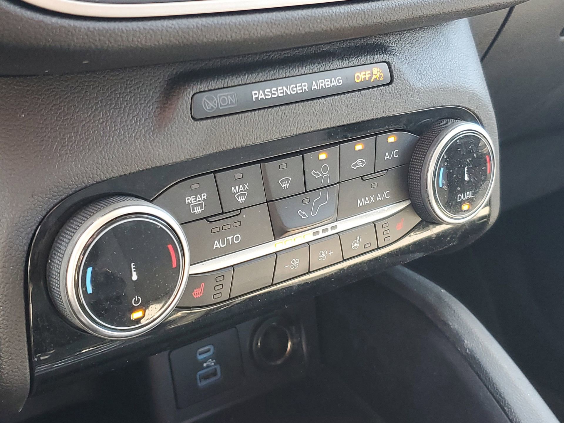 Used 2022 Ford Escape SE w/ Convenience Package image 29