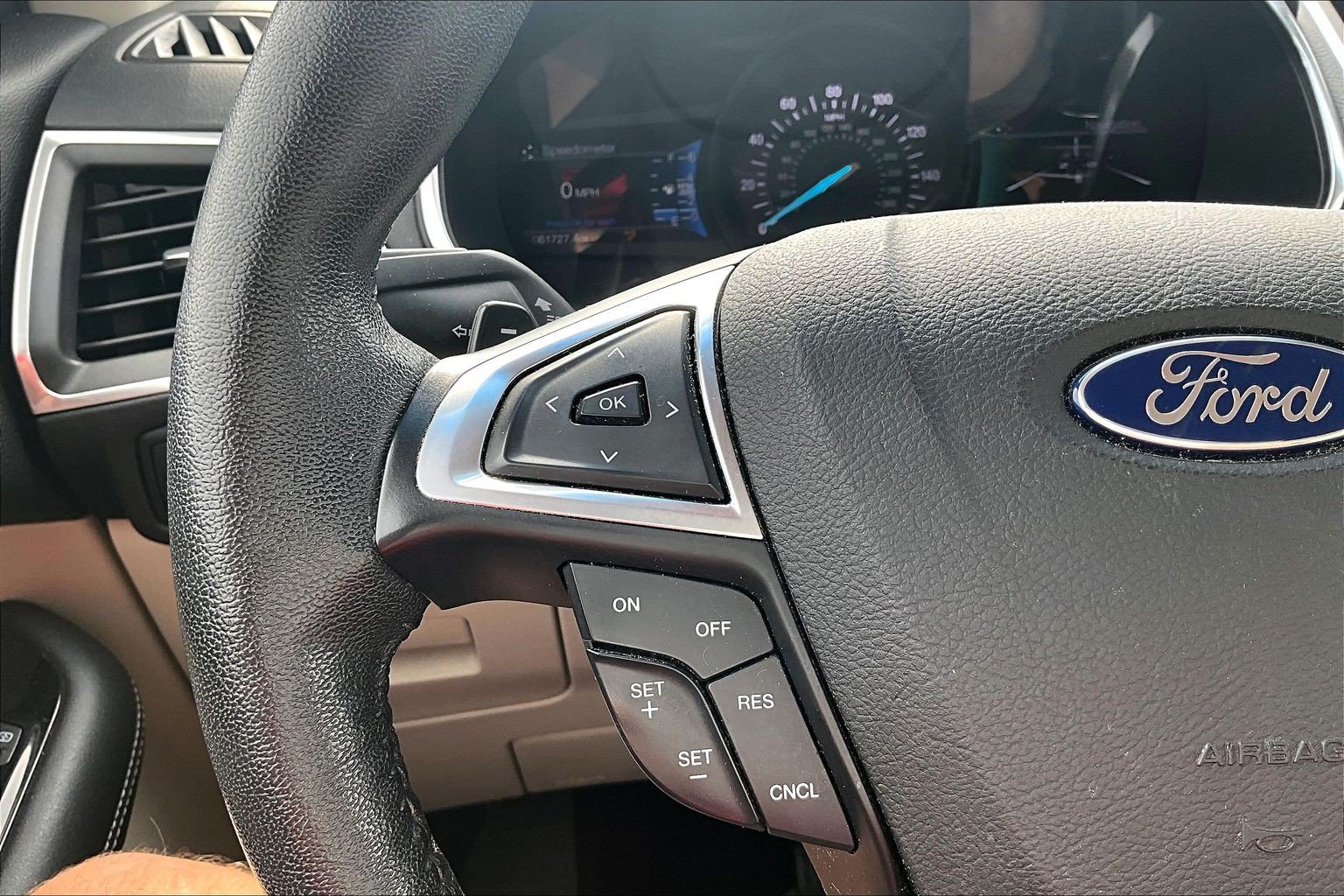 Used 2016 Ford Edge Titanium w/ Technology Package AWD/4WD image 22