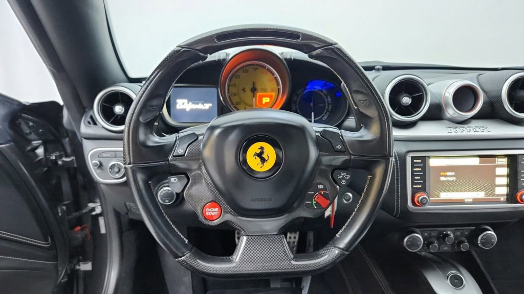 Used 2018 Ferrari California T image 29