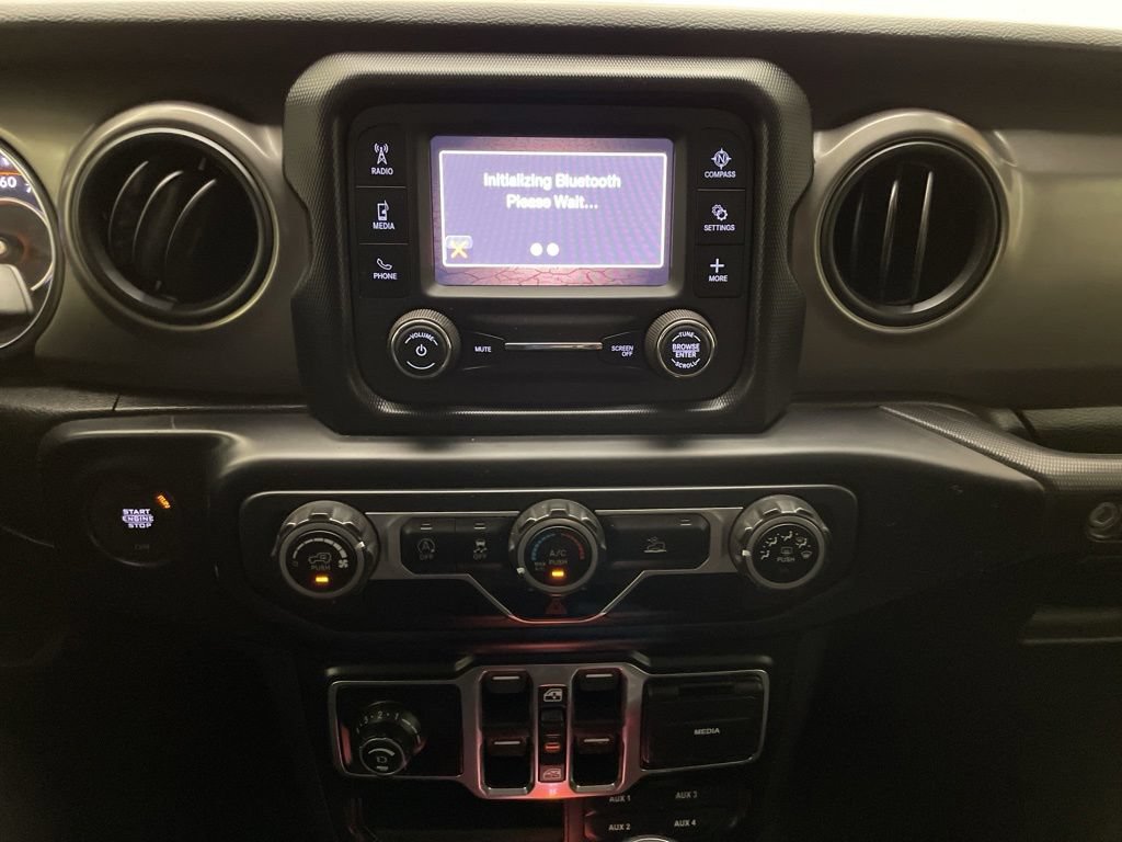 Certified 2021 Jeep Gladiator Sport AWD/4WD image 15