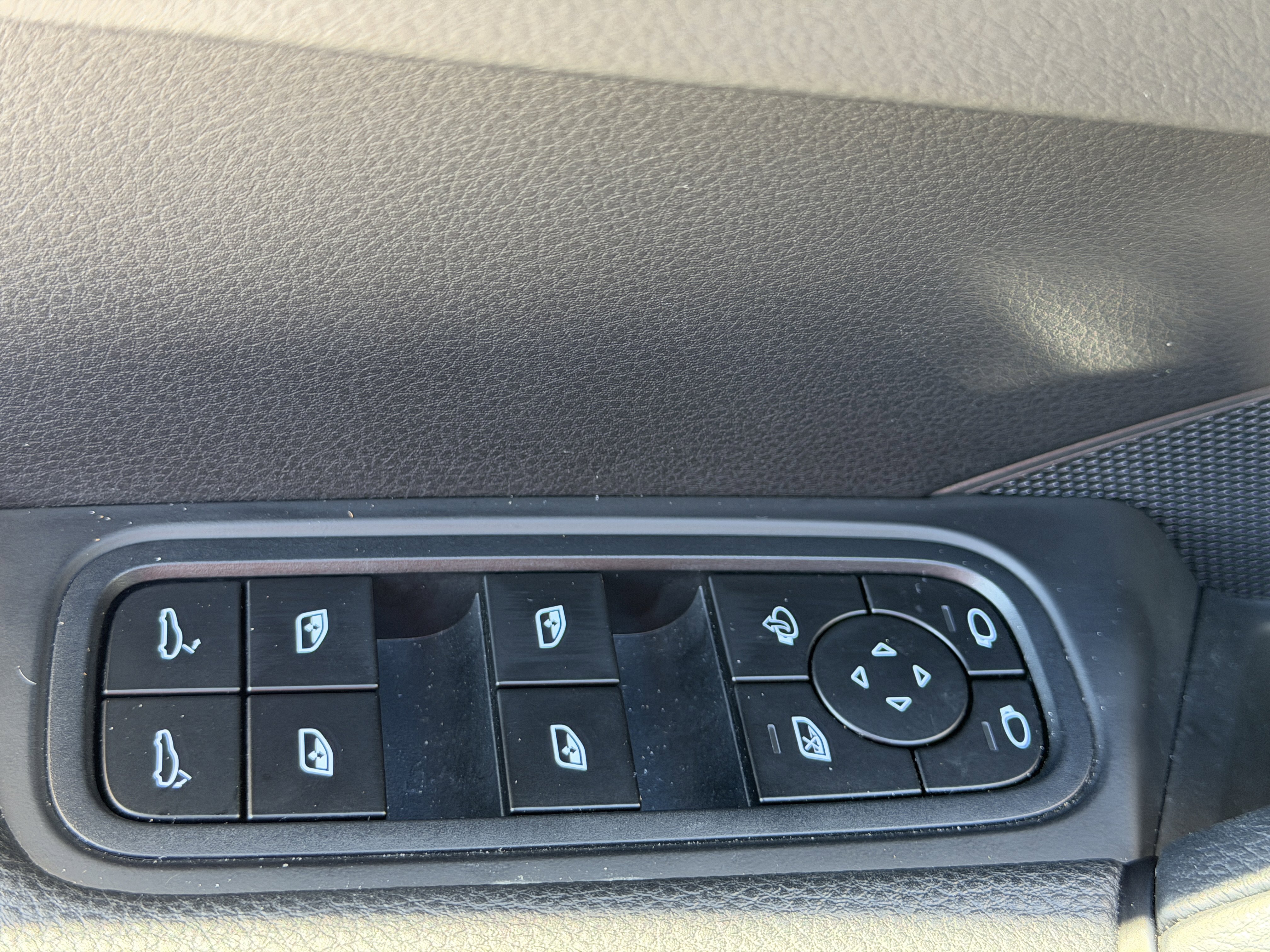 Certified 2024 Porsche Cayenne S image 24