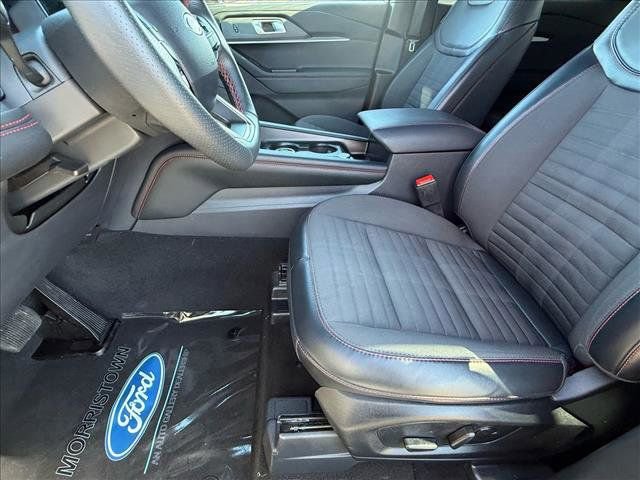 Used 2025 Ford Explorer ST-Line AWD/4WD image 13