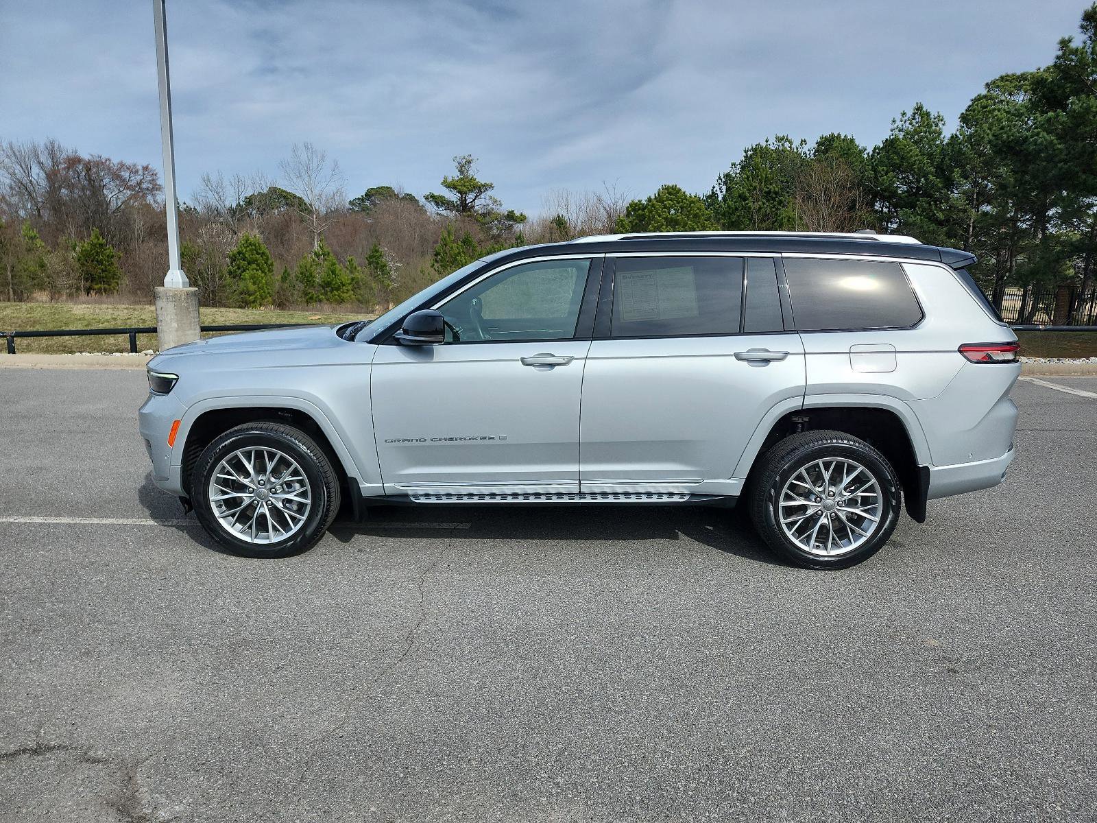 Used 2023 Jeep Grand Cherokee L Summit w/ Advanced Protech Group IV image 2