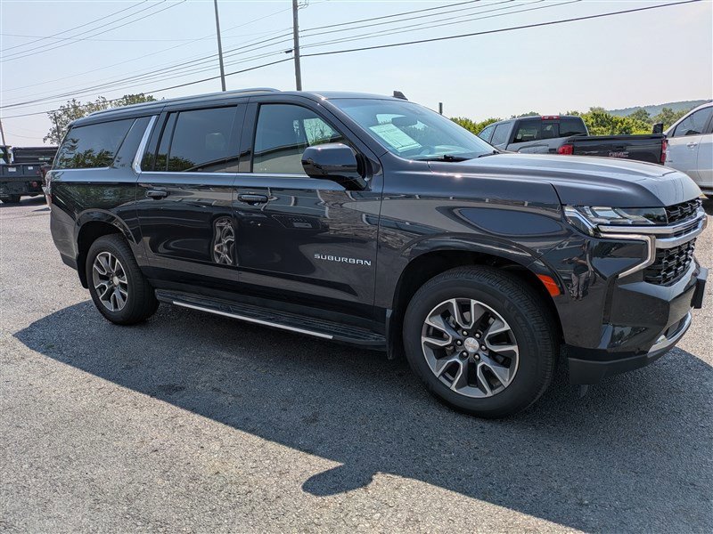 Used 2023 Chevrolet Suburban LS image 8