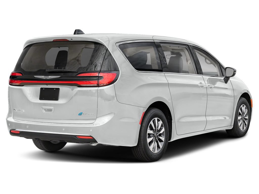 Used 2024 Chrysler Pacifica Limited FWD image 2