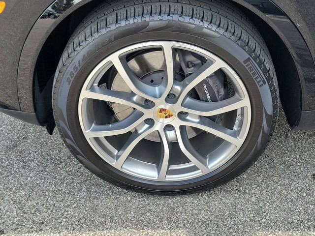 Certified 2023 Porsche Cayenne Platinum Edition AWD/4WD image 13
