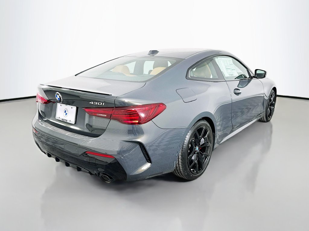 Used 2026 BMW 430i Coupe w/ M Sport Package RWD image 5