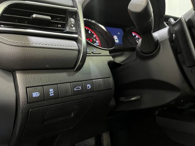 Certified 2018 Toyota Camry XSE FWD image 14