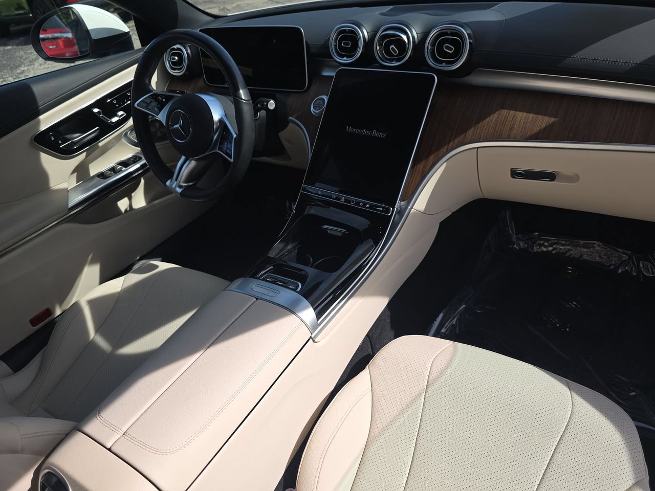 Used 2024 Mercedes-Benz CLE 300 4MATIC Cabriolet image 30