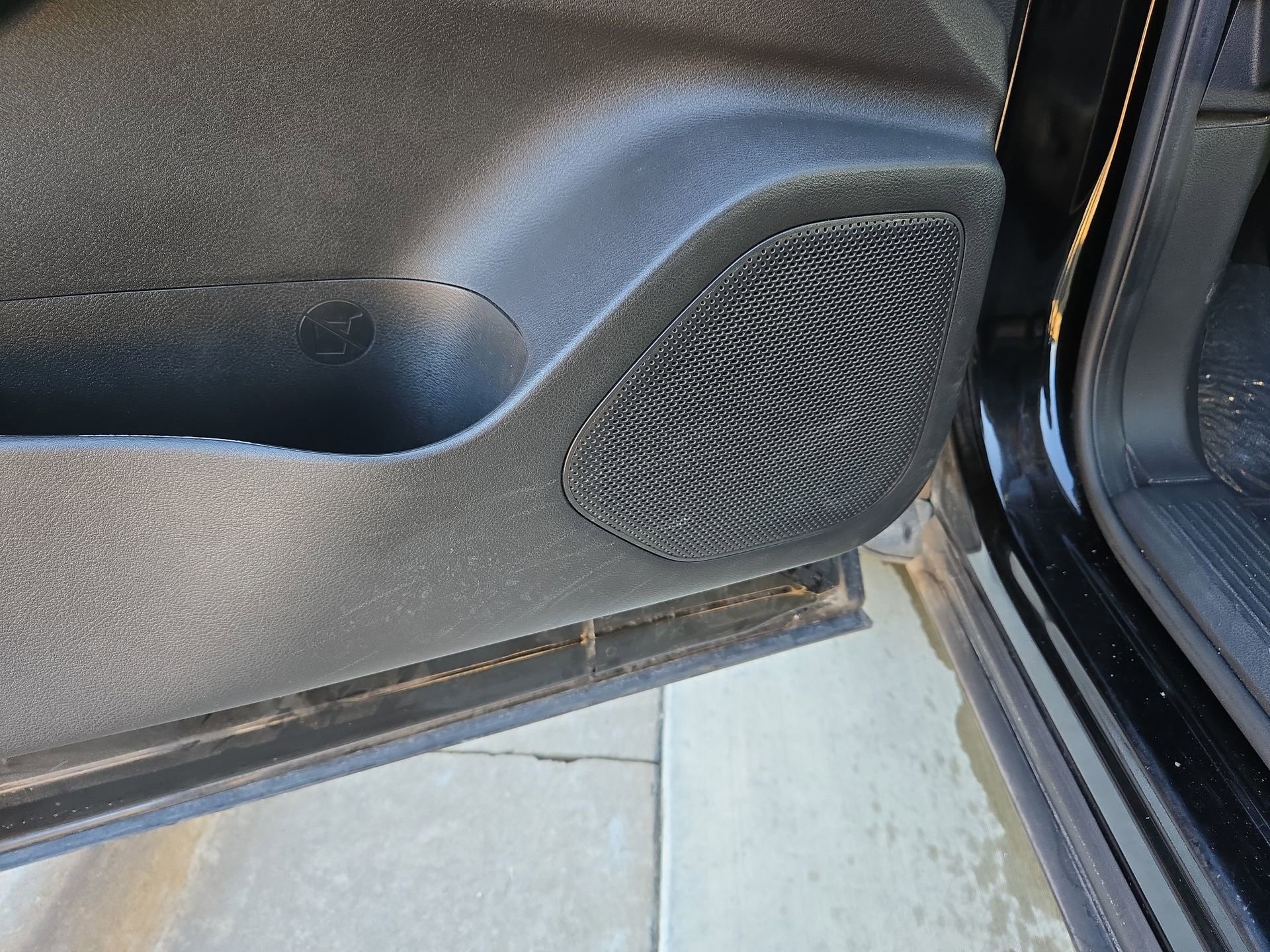 Used 2024 Nissan Rogue SV image 31