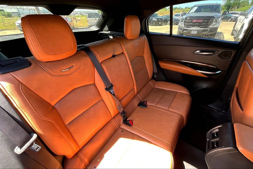 Used 2021 Cadillac XT4 Premium Luxury image 35