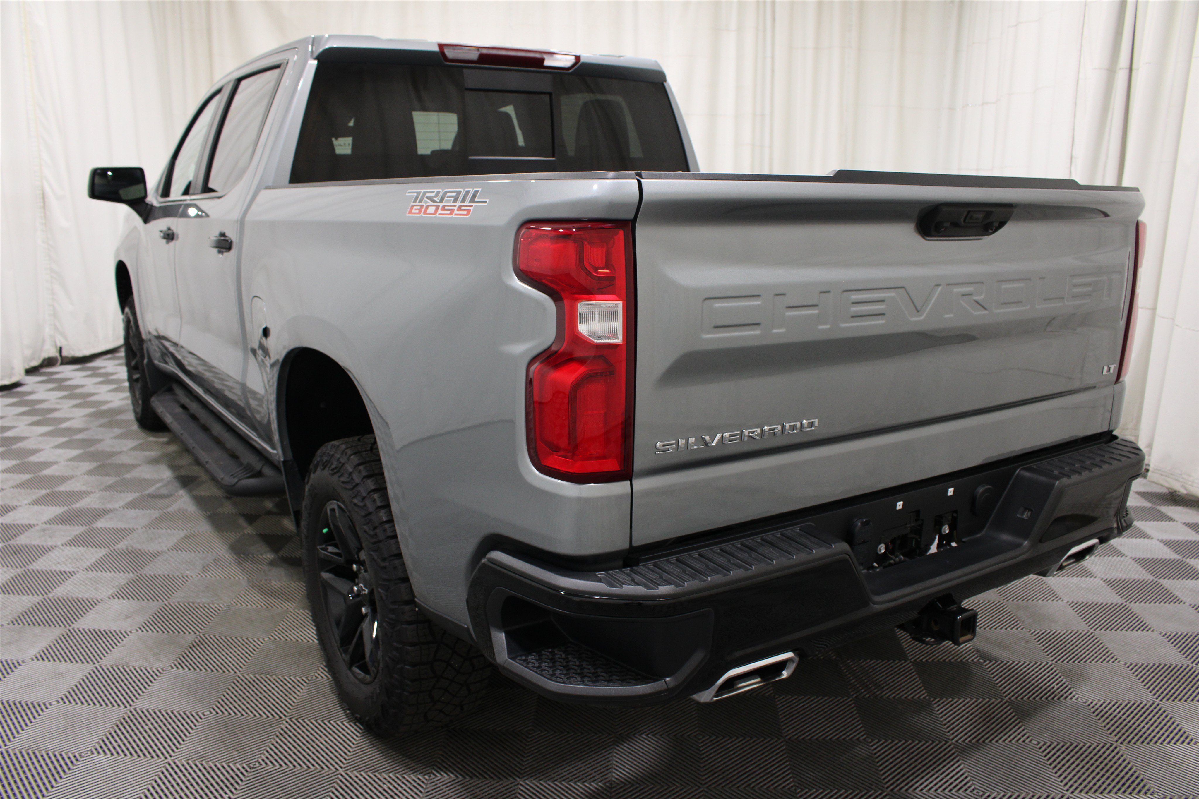 Used 2025 Chevrolet Silverado 1500 LT Trail Boss w/ Convenience Package II AWD/4WD image 31