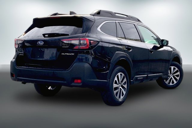 Used 2024 Subaru Outback Premium image 12