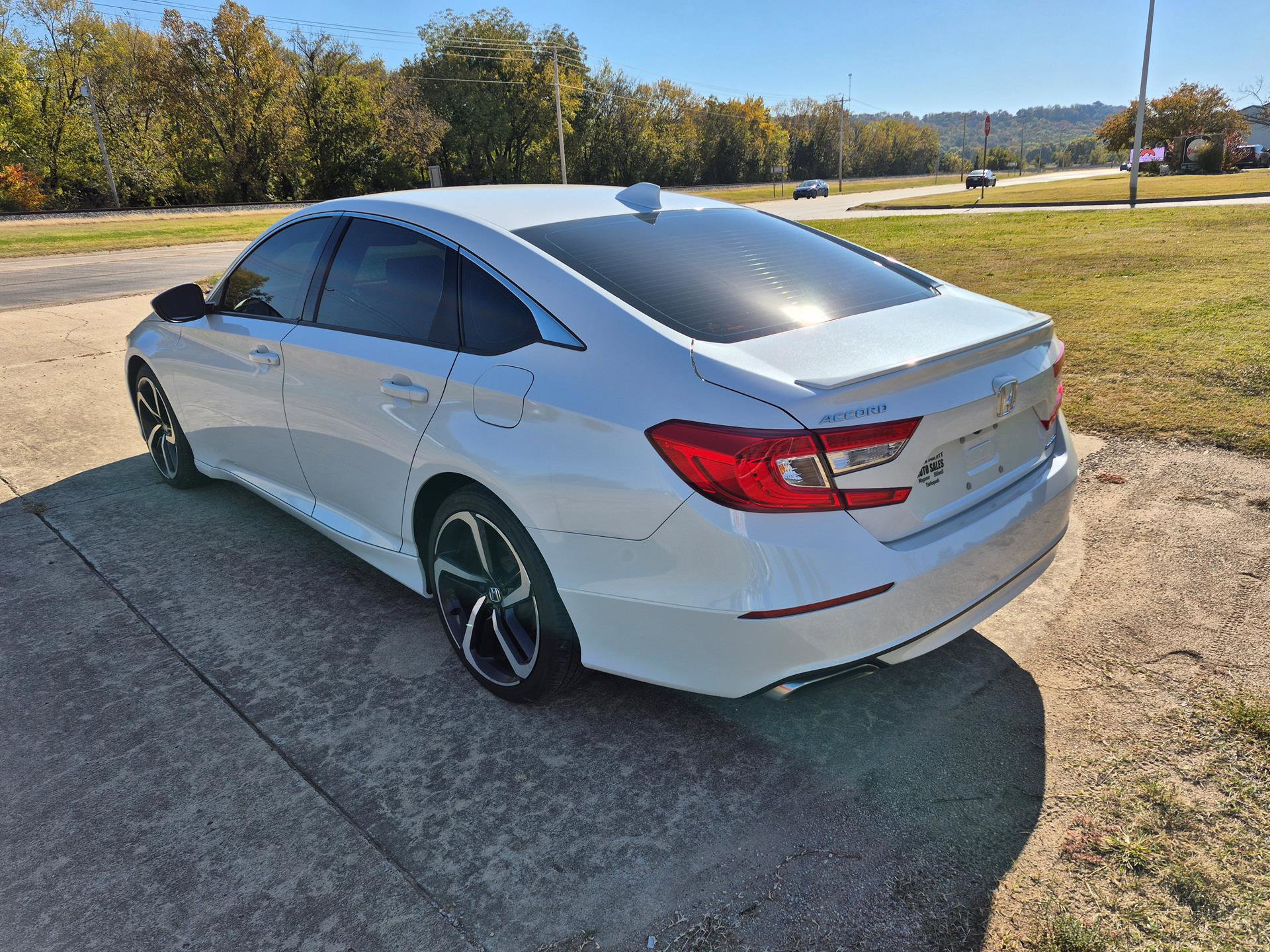 Used 2020 Honda Accord Sport image 4