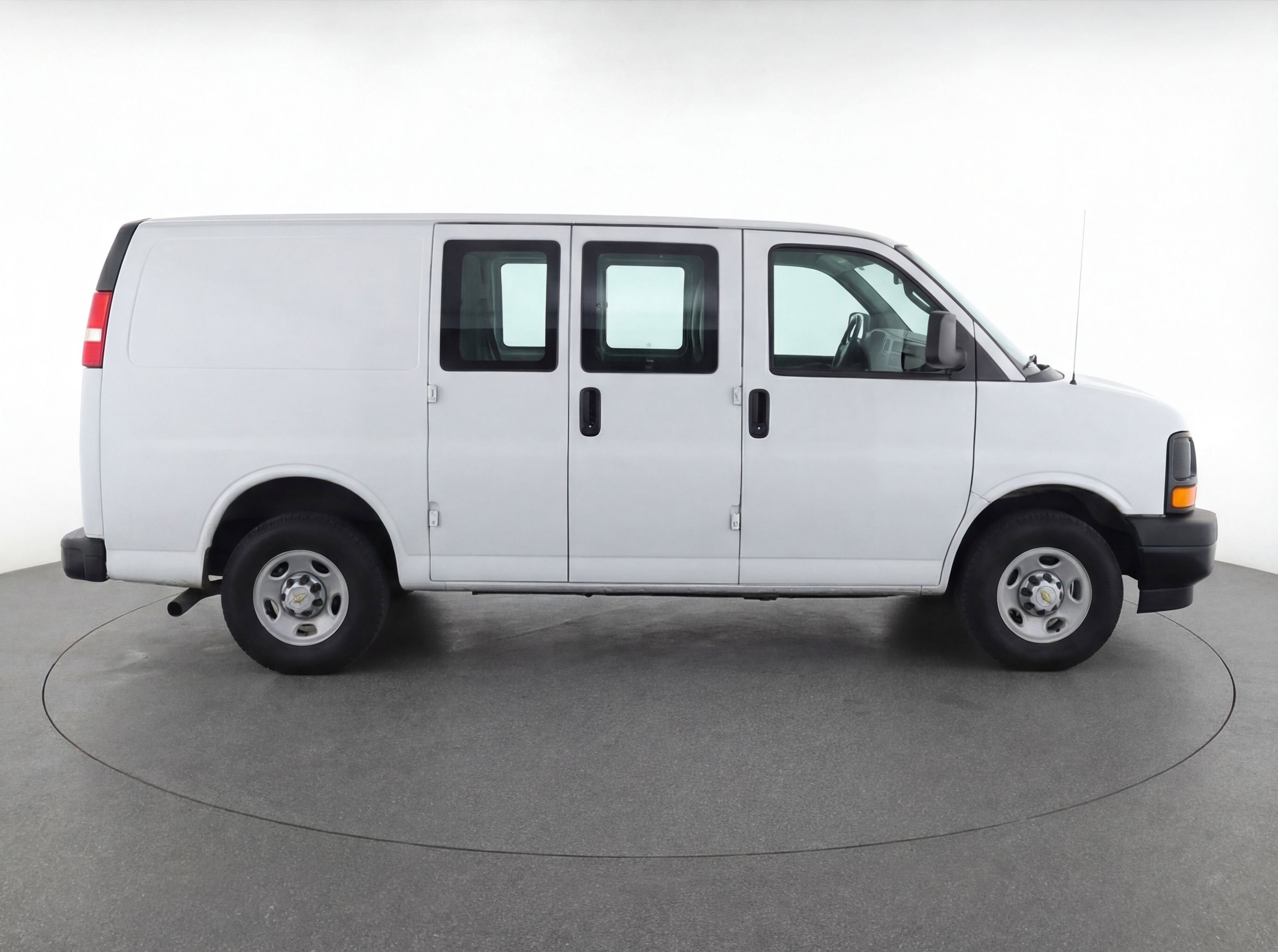 Used 2025 Chevrolet Express 3500 LT w/ LT Preferred Equipment Group RWD image 11