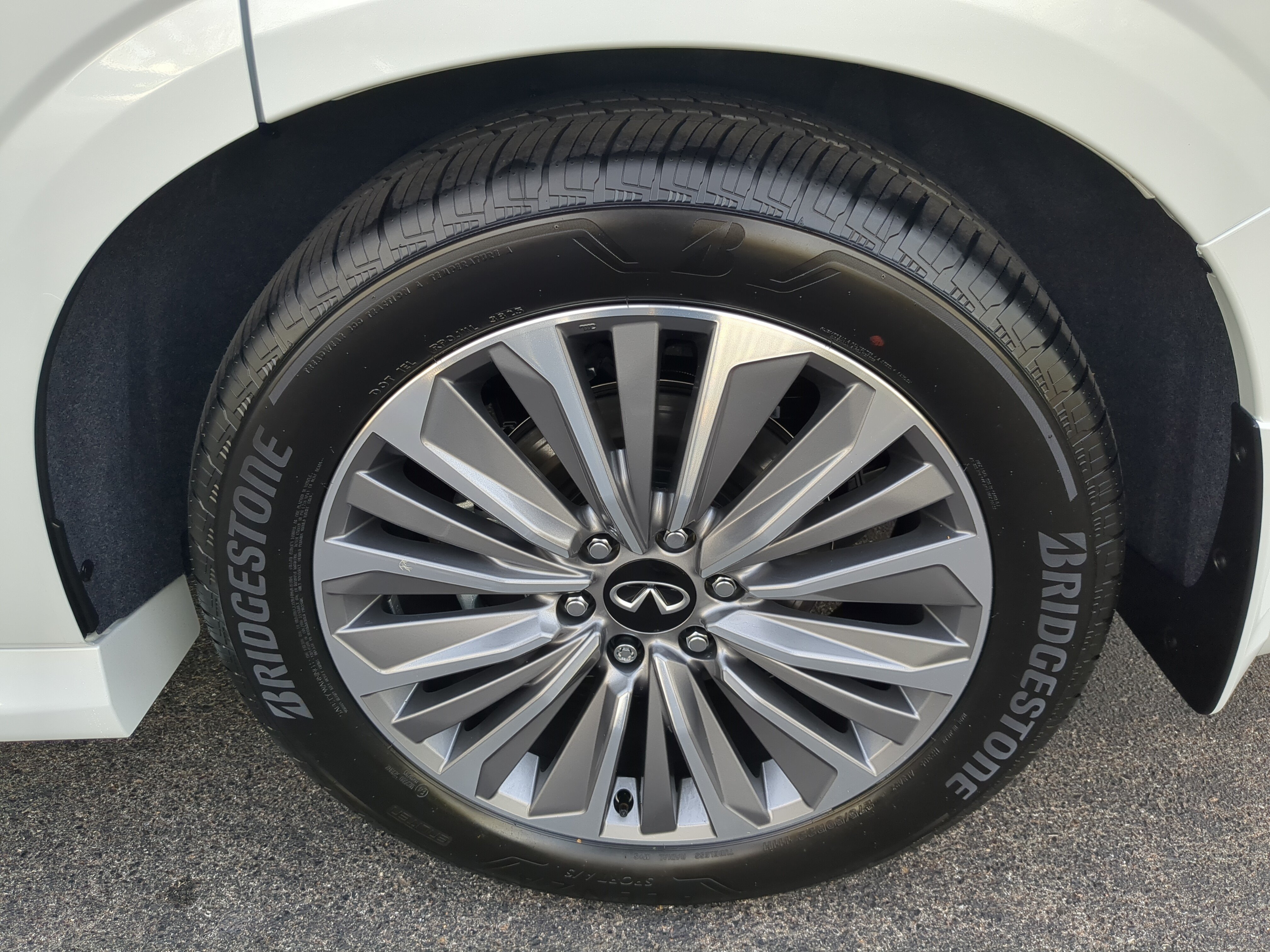 New 2026 INFINITI QX80 Luxe w/ Cargo Package AWD/4WD image 34