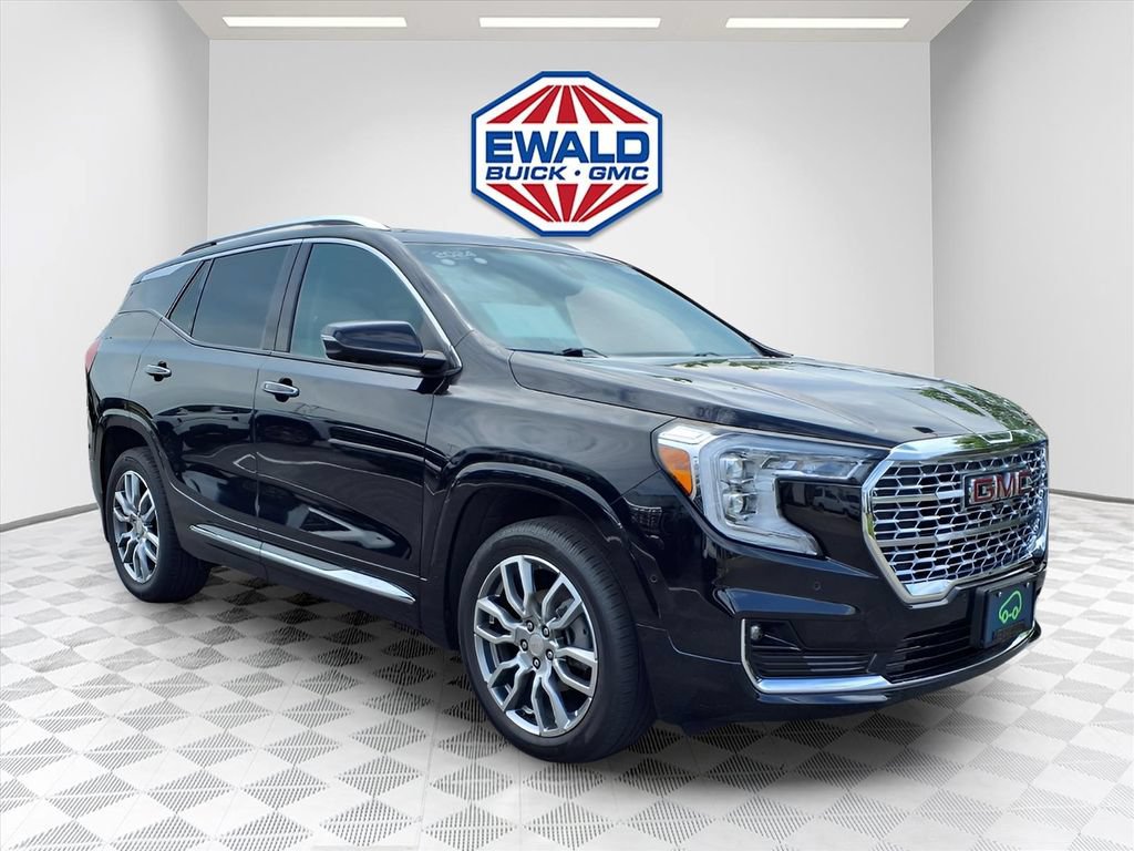 Certified 2024 GMC Terrain Denali w/ Denali Premium Package AWD/4WD image 3