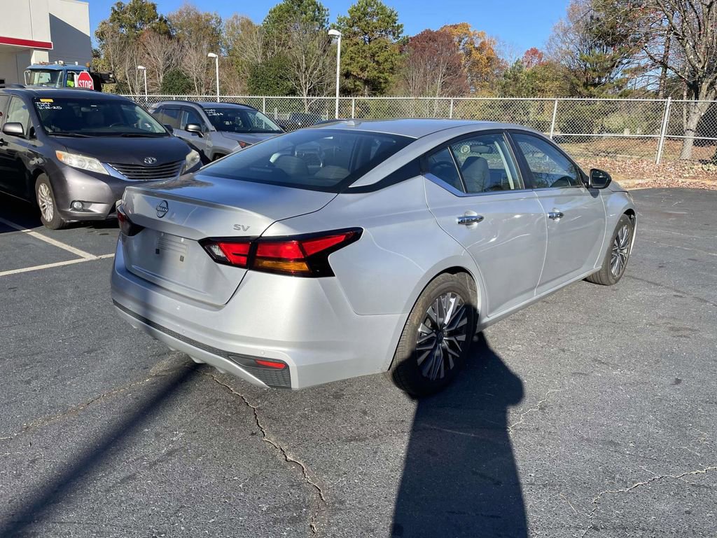 Used 2024 Nissan Altima 2.5 SV image 10