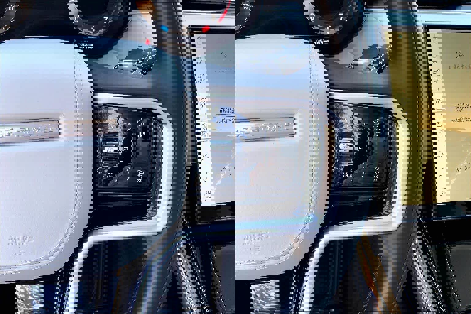 Used 2024 Land Rover Range Rover Sport SE image 24