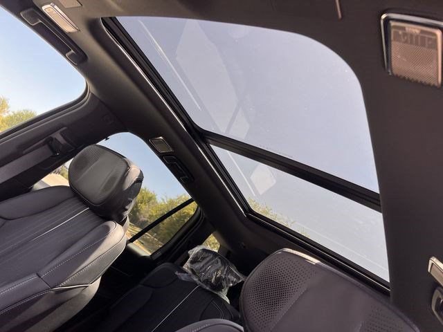 New 2027 Cadillac Vistiq Luxury AWD/4WD image 18