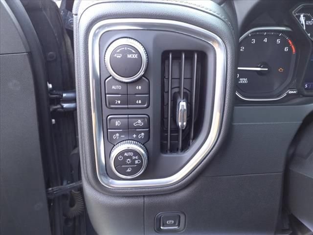 Used 2022 GMC Sierra 1500 SLT w/ SLT Convenience Package AWD/4WD image 18