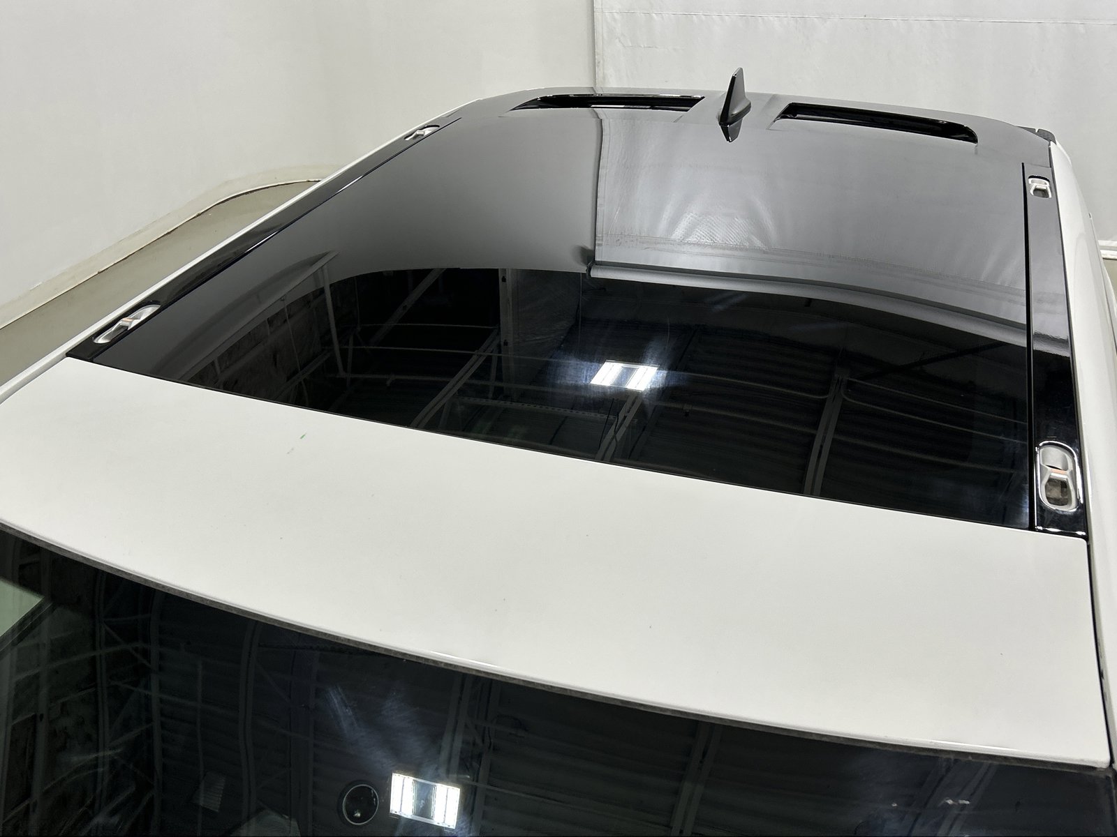 Used 2022 Rivian R1T Adventure image 13