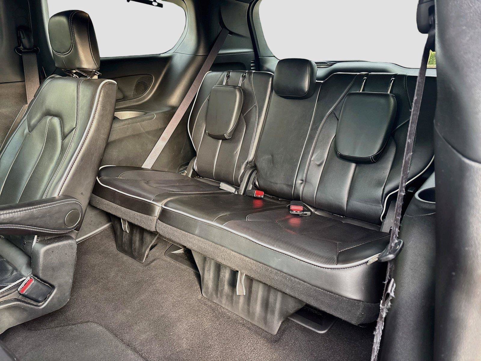 Used 2025 Chrysler Pacifica Limited FWD image 23