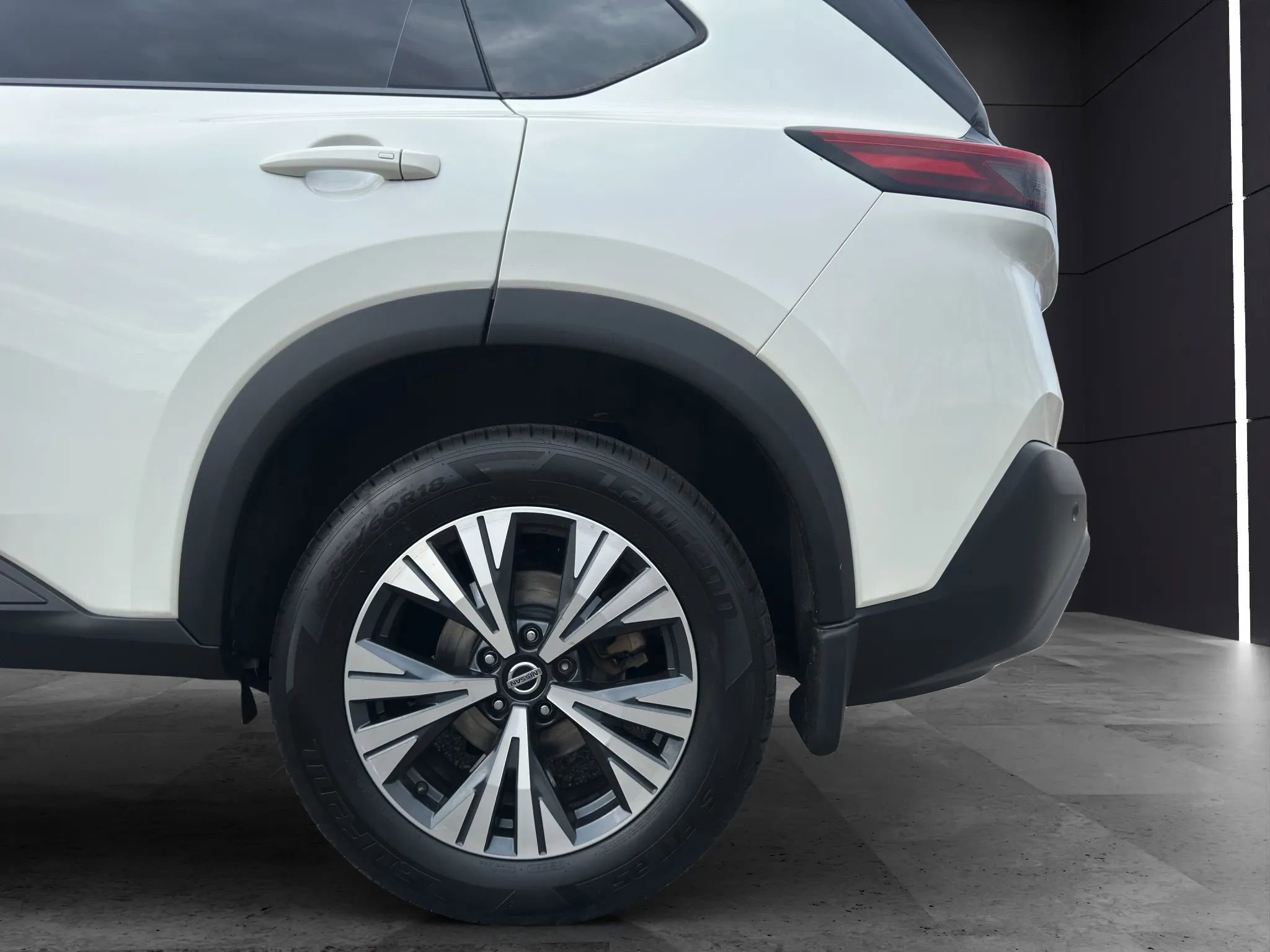 Used 2021 Nissan Rogue SV image 23