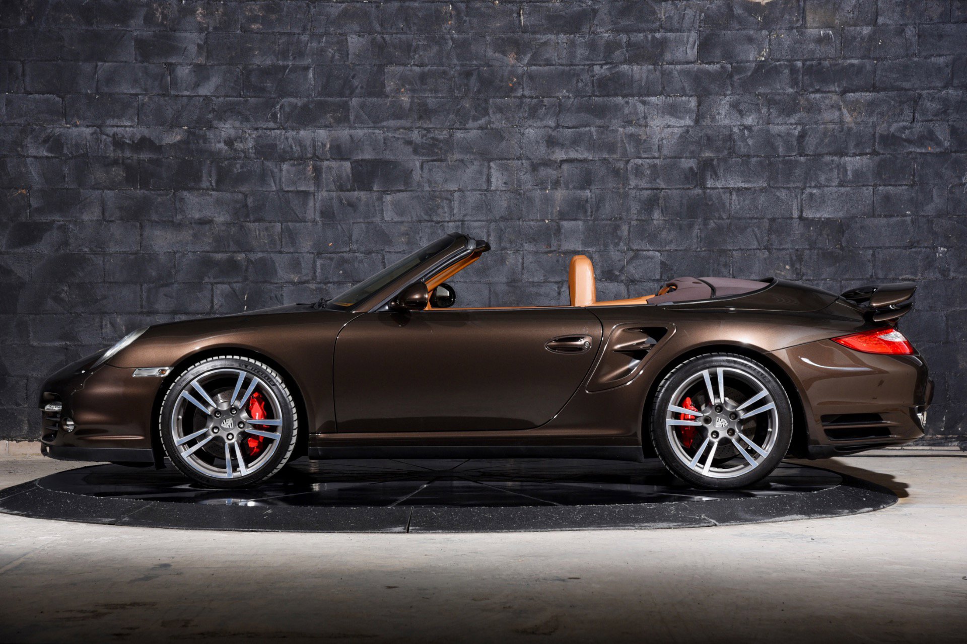 Used 2010 Porsche 911 Turbo image 11